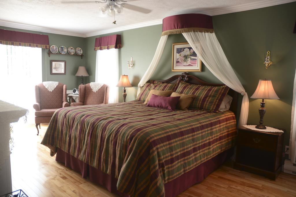Cote'S Bed & Breakfast Grand Falls Exterior photo